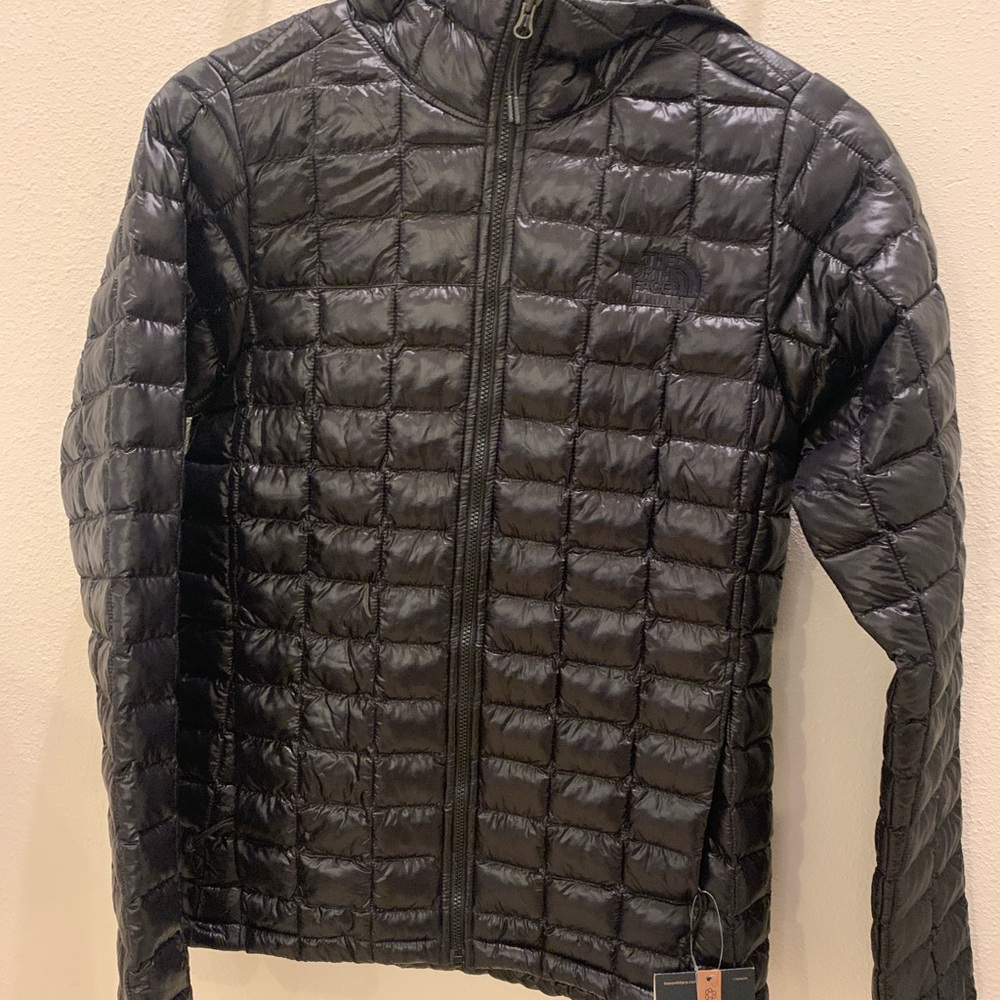 Brand new never worn womens north face jacket